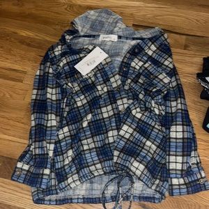 Super cute blue and white flannel never worn from graffiti boutique! Size medium